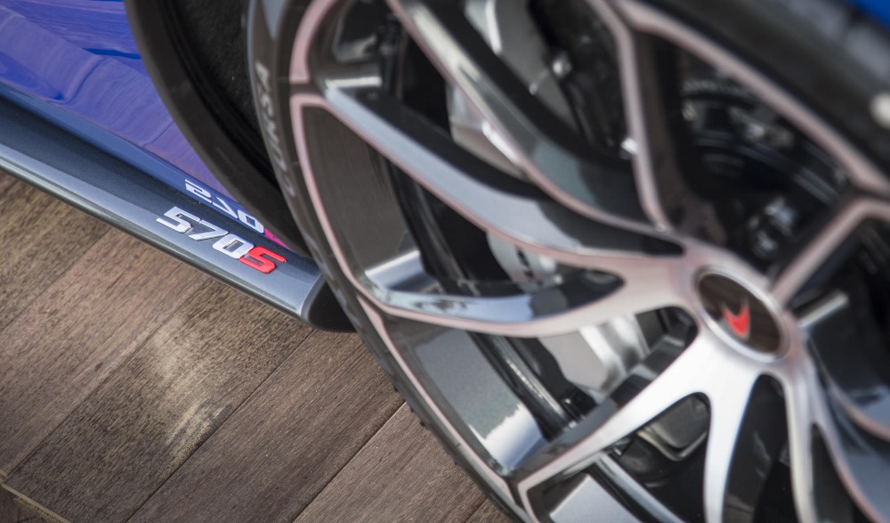 McLaren_570S_Spider_Drive-0128-1000×587