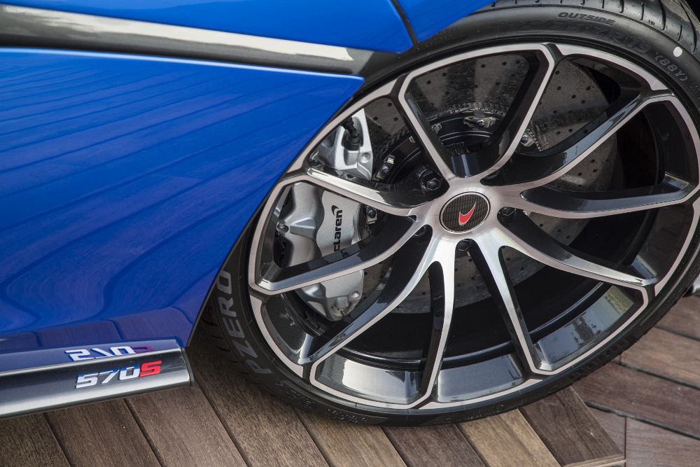 McLaren_570S_Spider_Drive-0129-1000×667