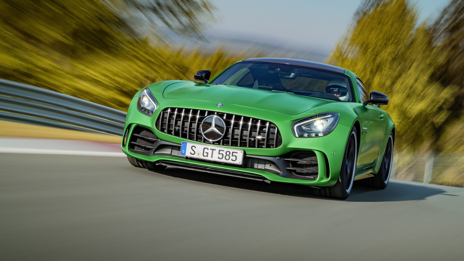 Vídeo: Mercedes-AMG GT R bate recorde do circuito Mount Panorama thumbnail