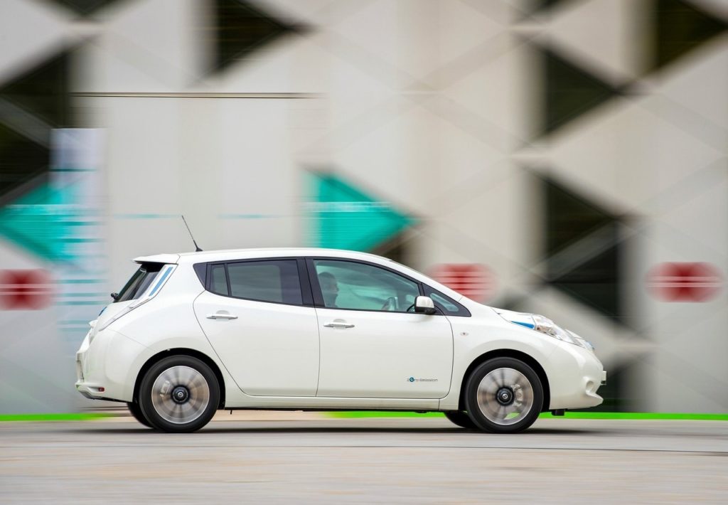 Nissan-Leaf_30_kWh-2016-1280-12