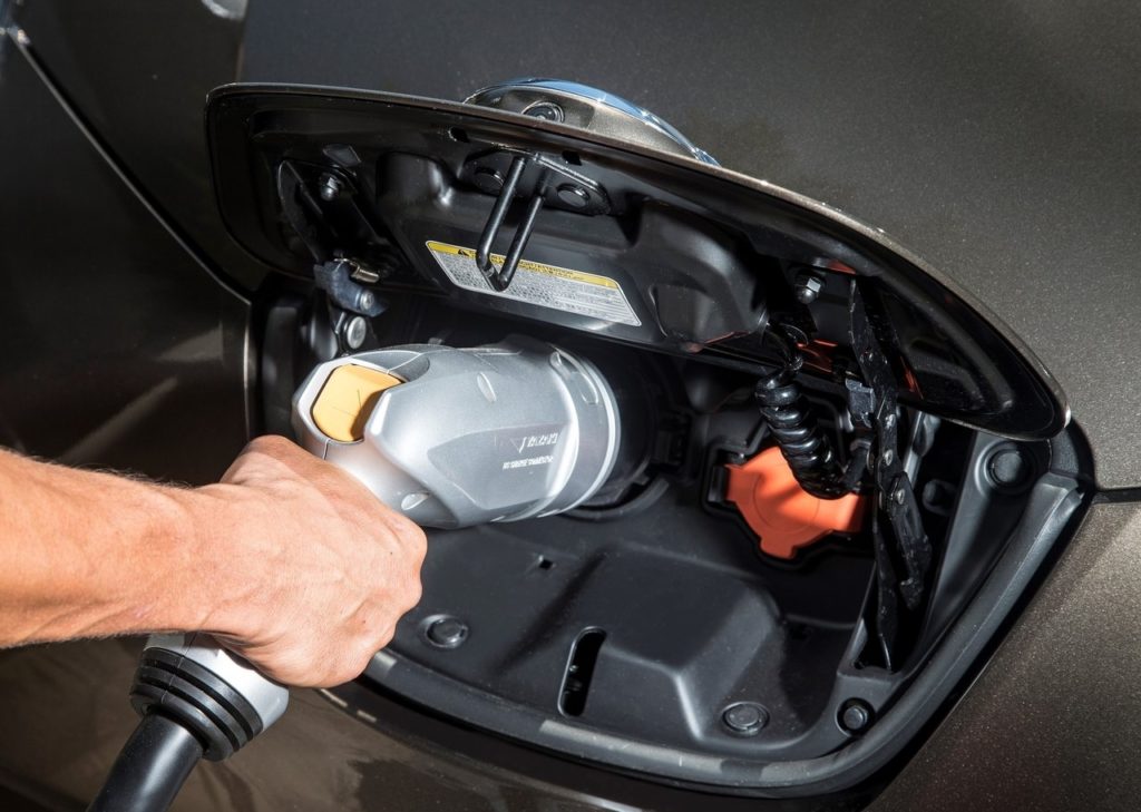Nissan-Leaf_30_kWh-2016-1280-1f