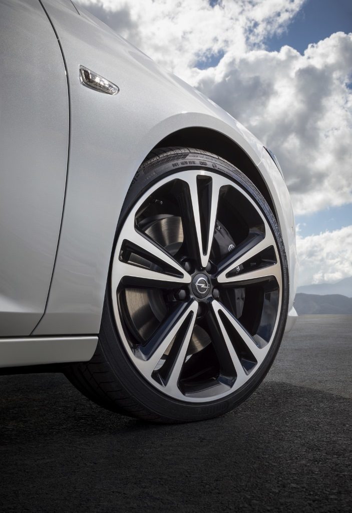 Opel-Insignia-Grand-Sport-304408-703×1024-703×1024