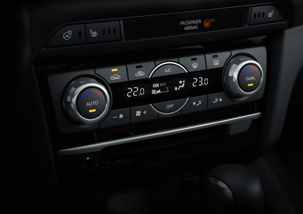 2017-Mazda6_Detail_Heater-Auto-#07_hires