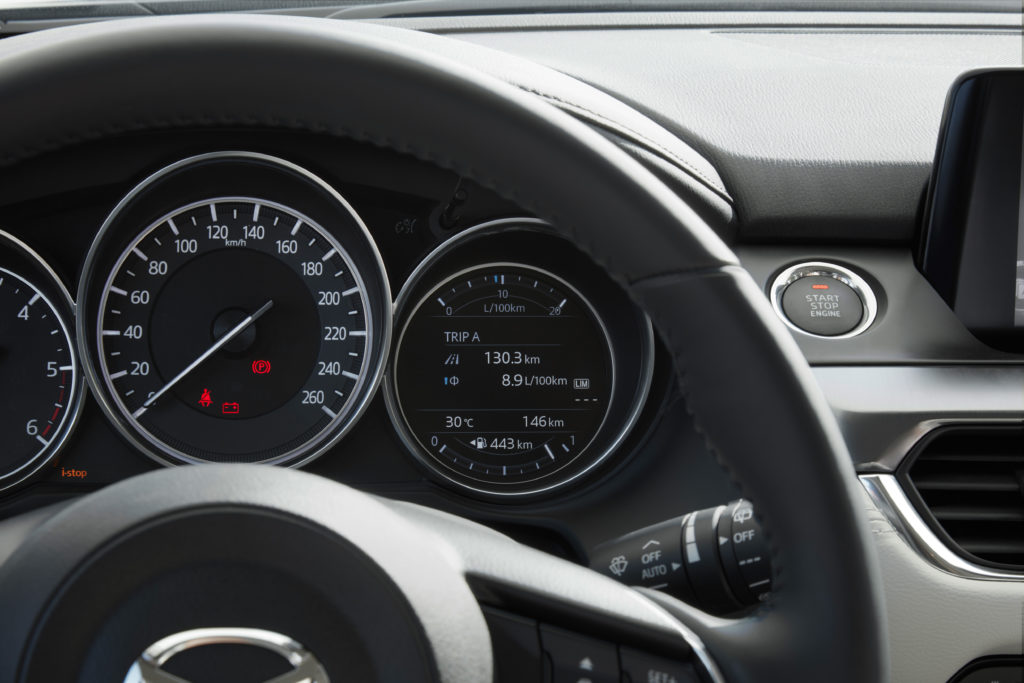 2017-Mazda6_Detail_Meter_02_hires