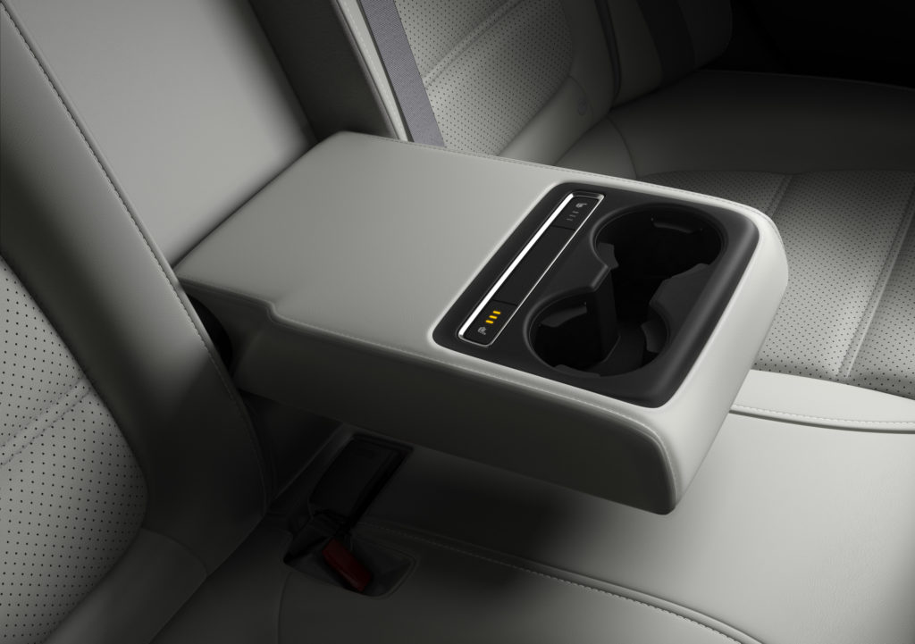 2017-Mazda6_Detail_Rear-Armrest-#14_hires