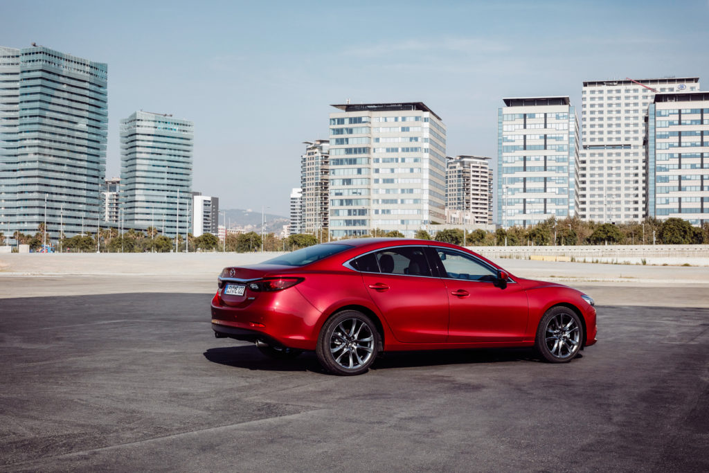 2017-Mazda6_Sedan_Still_23_hires