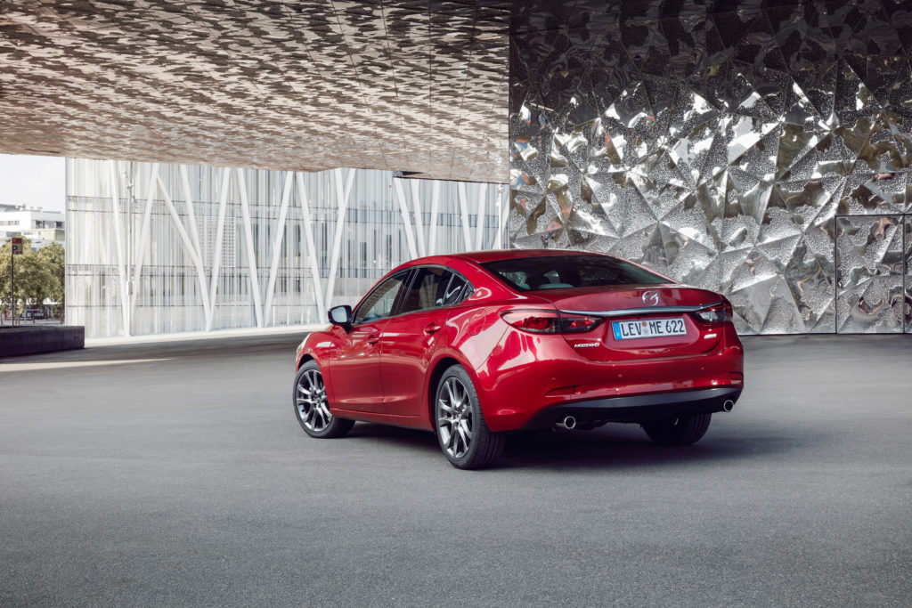 2017-Mazda6_Sedan_Still_31_hires