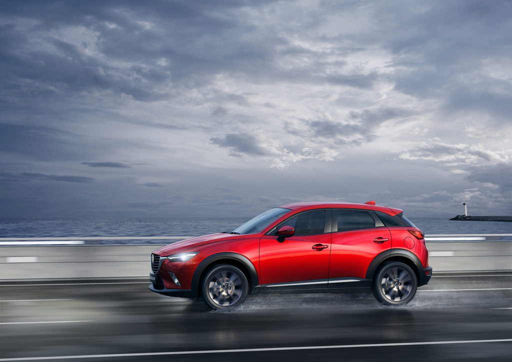 2017CX-3_Geneva_Action3