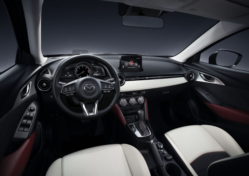 2017CX3_Geneva_Interior_white8