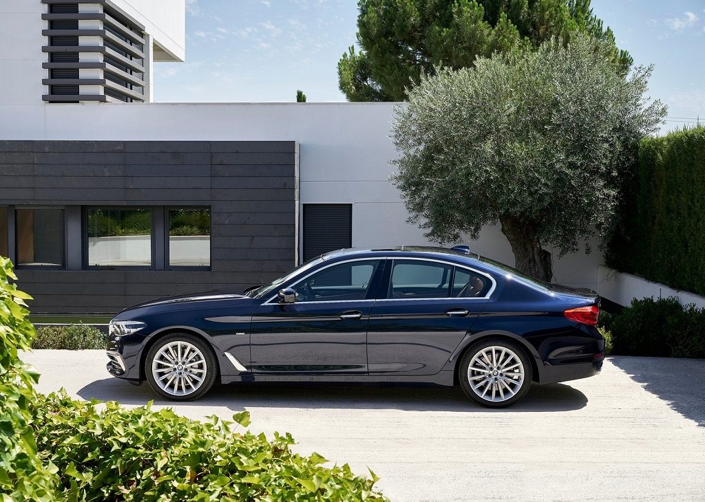 BMW-5-Series-2017-1600-4b