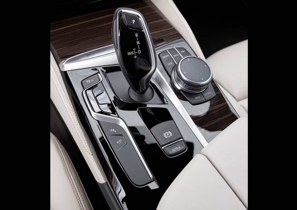 BMW-5-Series-2017-1600-e7