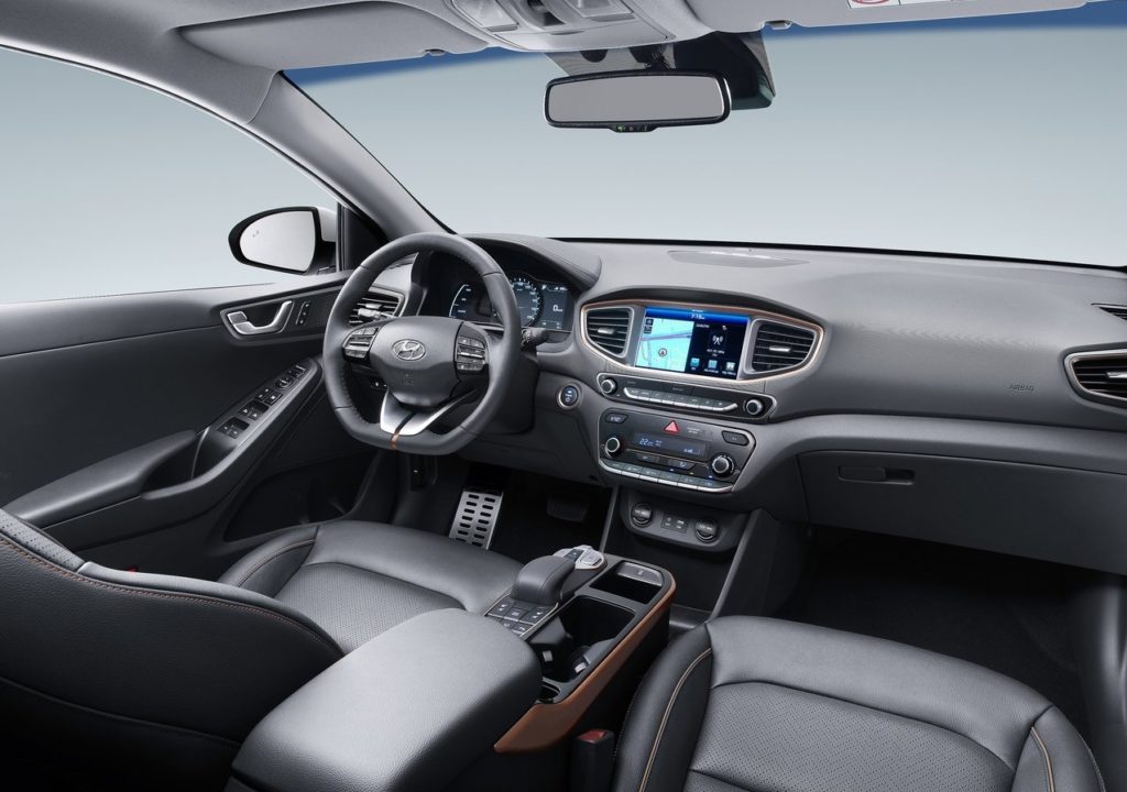 Hyundai-Ioniq-2017-1280-61