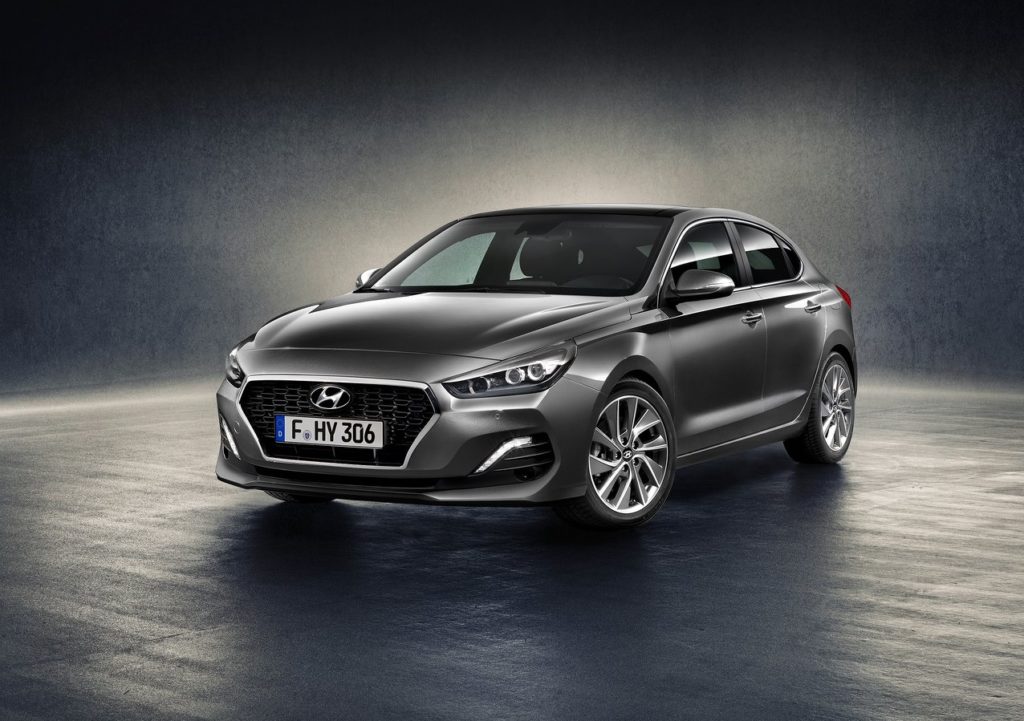 Hyundai-i30_Fastback-2018-1280-01