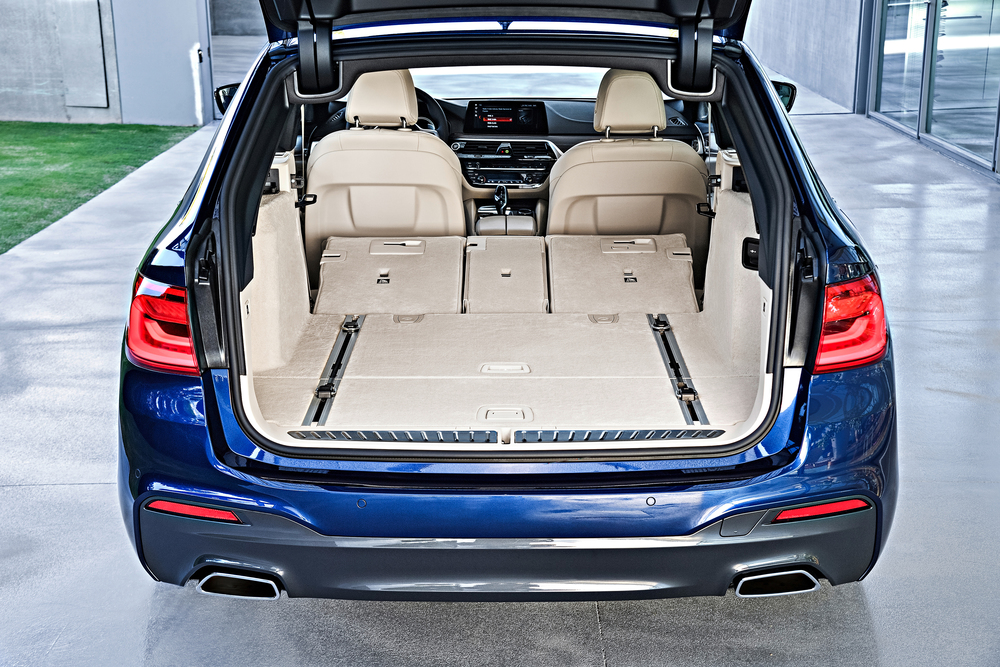 P90245033_highRes_the-new-bmw-5-series