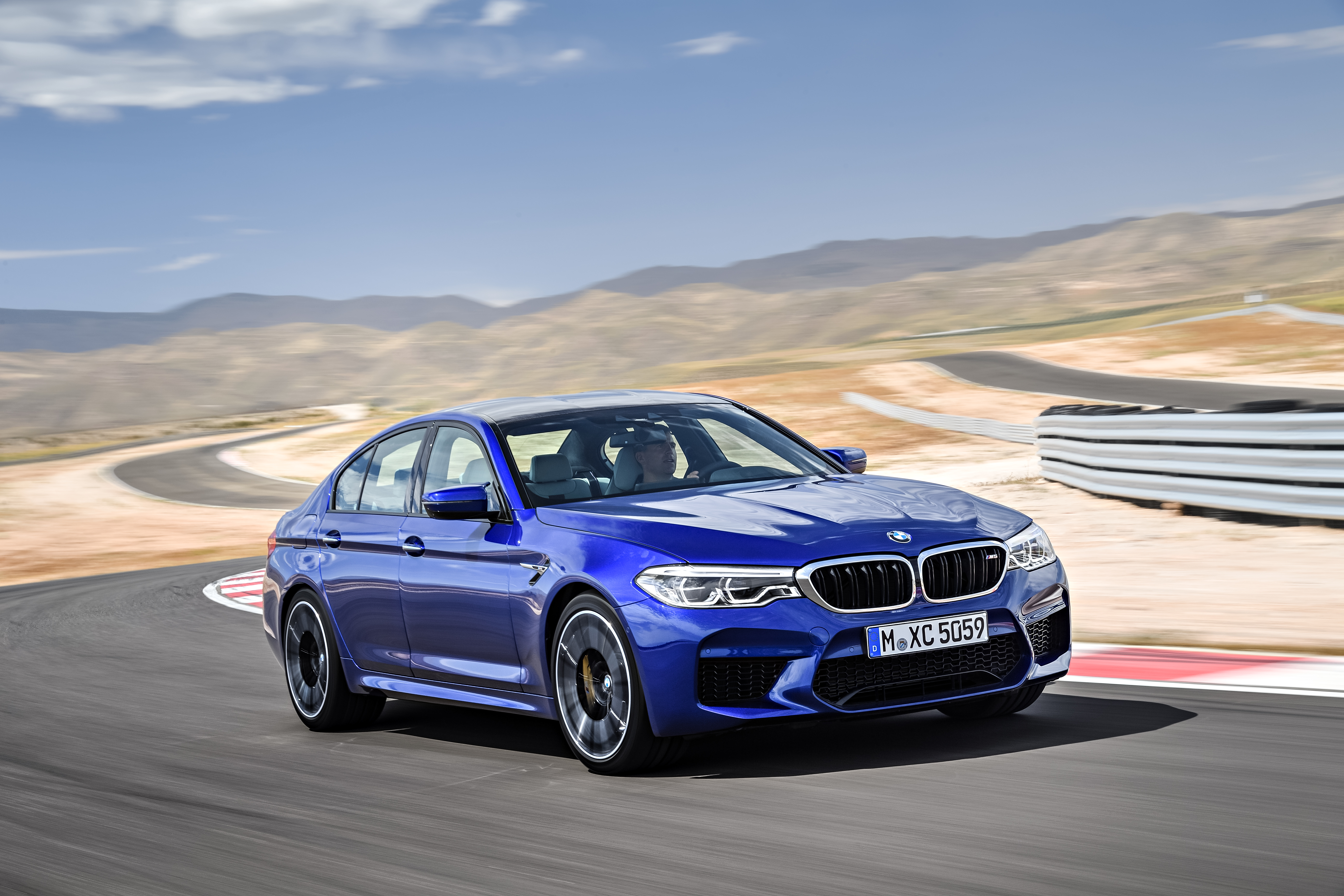 Novo BMW M5 oficialmente apresentado thumbnail