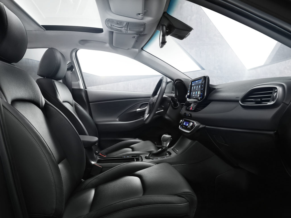 i30-wagon-interior-2-hires