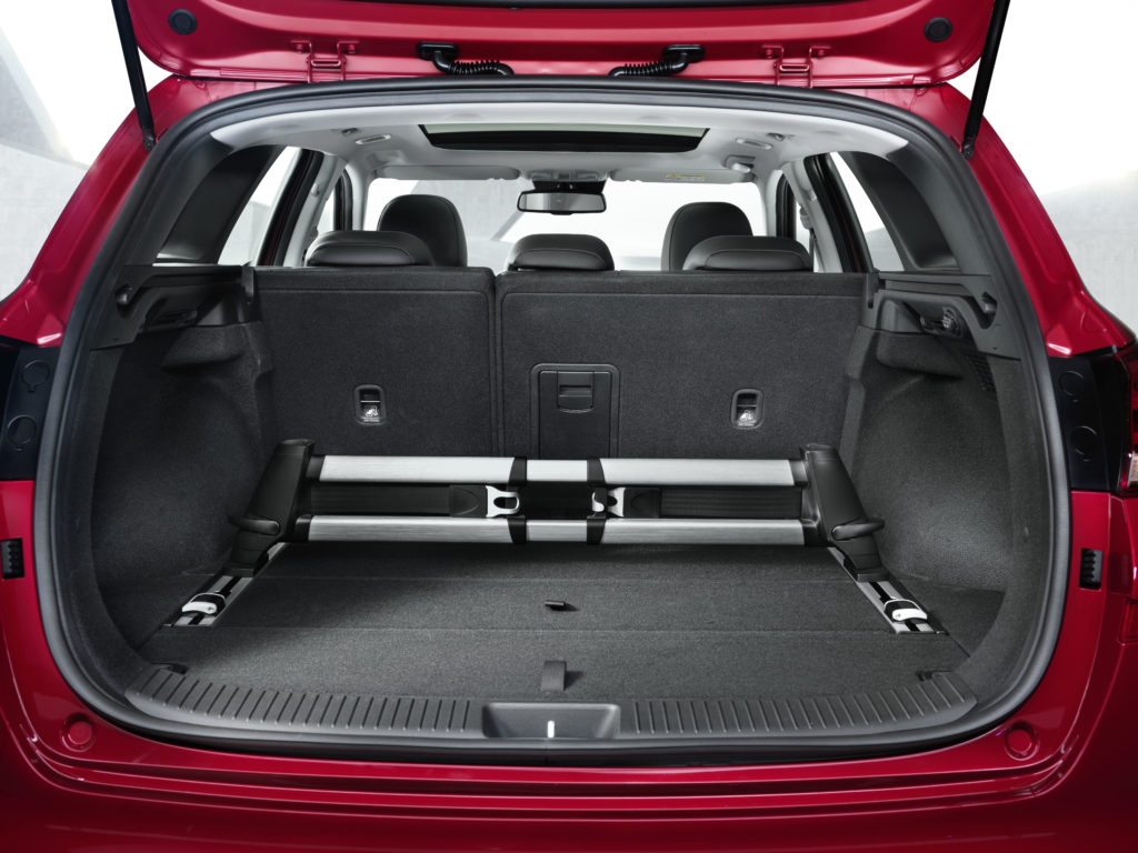 i30-wagon-interior-6-hires