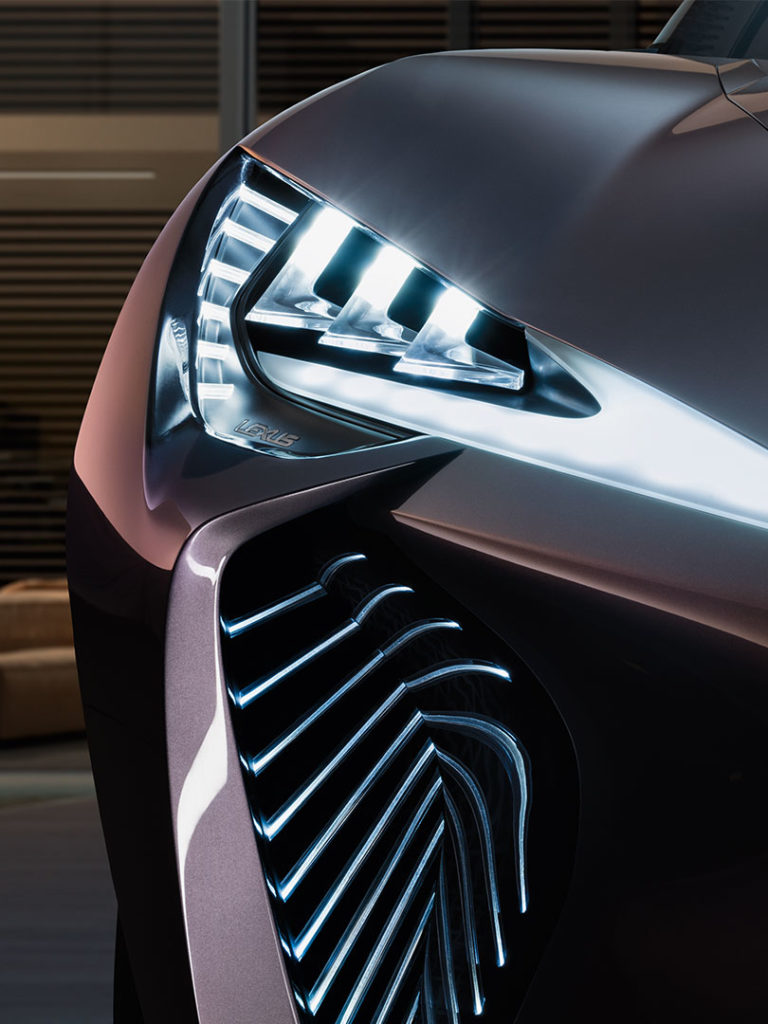 lexus-ux-section02_03-810x1080_tcm-3154-1031177