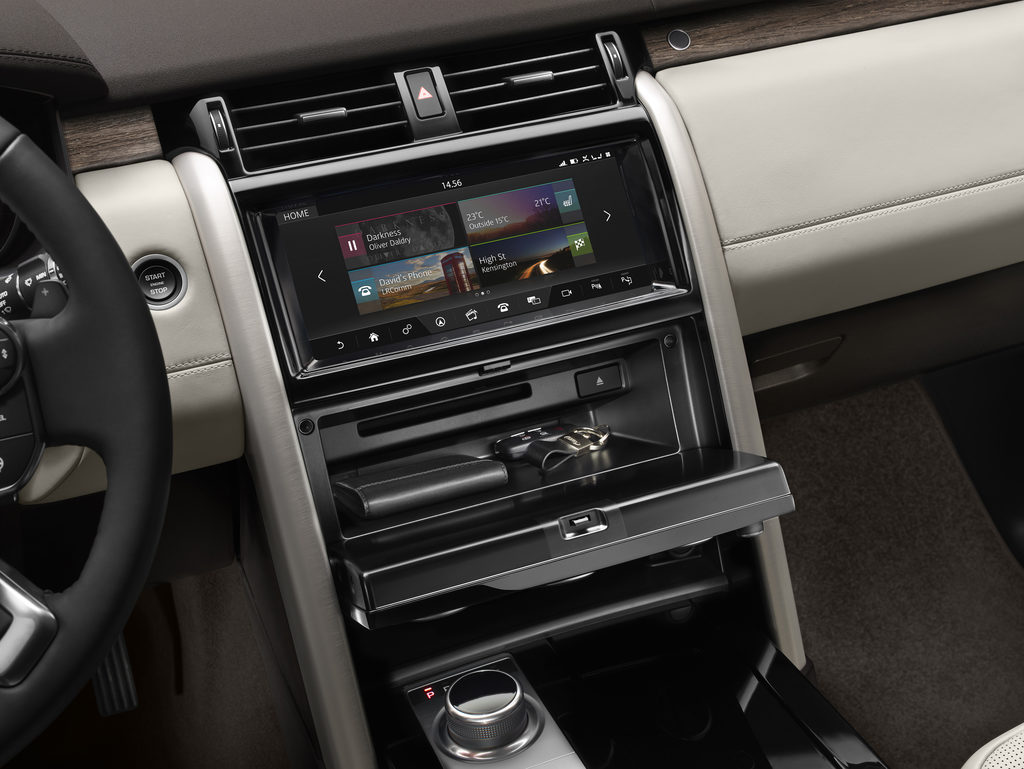 lrnewdiscoveryinteriorcentrestorage28091601-resize-1024×769