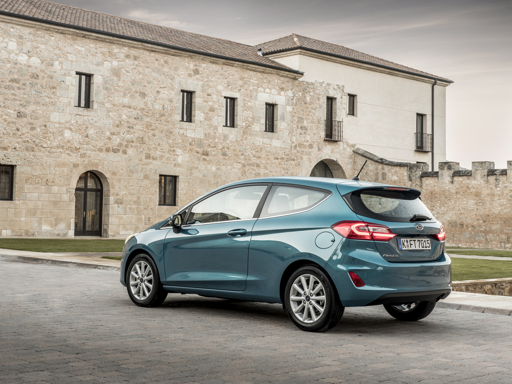 2017_Ford_Fiesta_Titanium_Wave_Blue_067