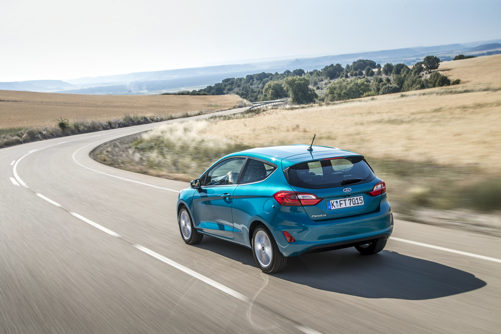 2017_Ford_Fiesta_Titanium_Wave_Blue_072