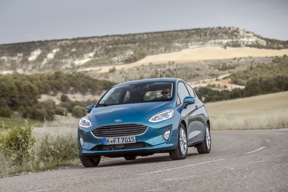 2017_Ford_Fiesta_Titanium_Wave_Blue_075