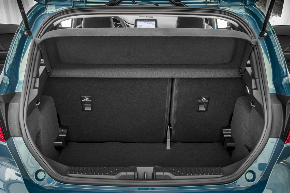 2017_Ford_Fiesta_Titanium_Wave_Blue_081