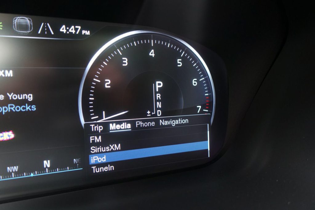 2018-volvo-xc60-2