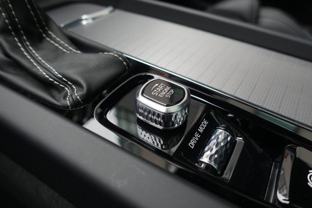 2018-volvo-xc60-3