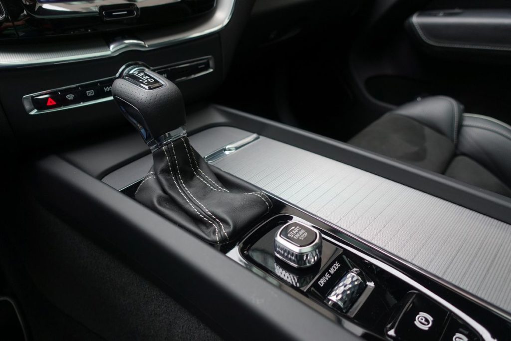 2018-volvo-xc60-4