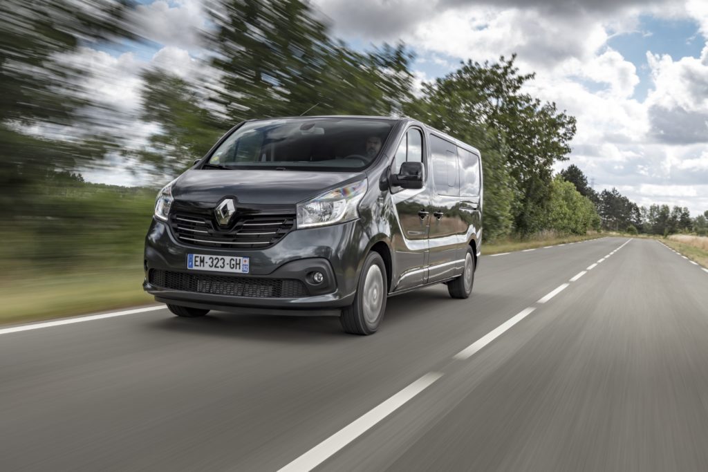 93575_2017_renault_trafic_spaceclass_36678702124_o