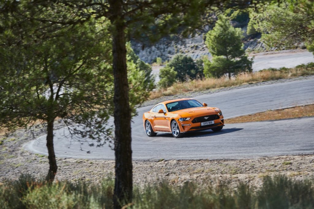 FORD_2017_MUSTANG_30