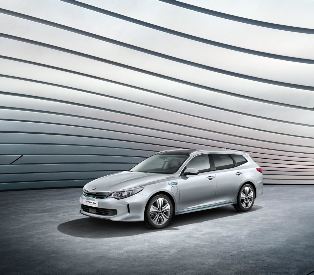 Kia_Optima_sw_PHEV_3_4_front_view_B