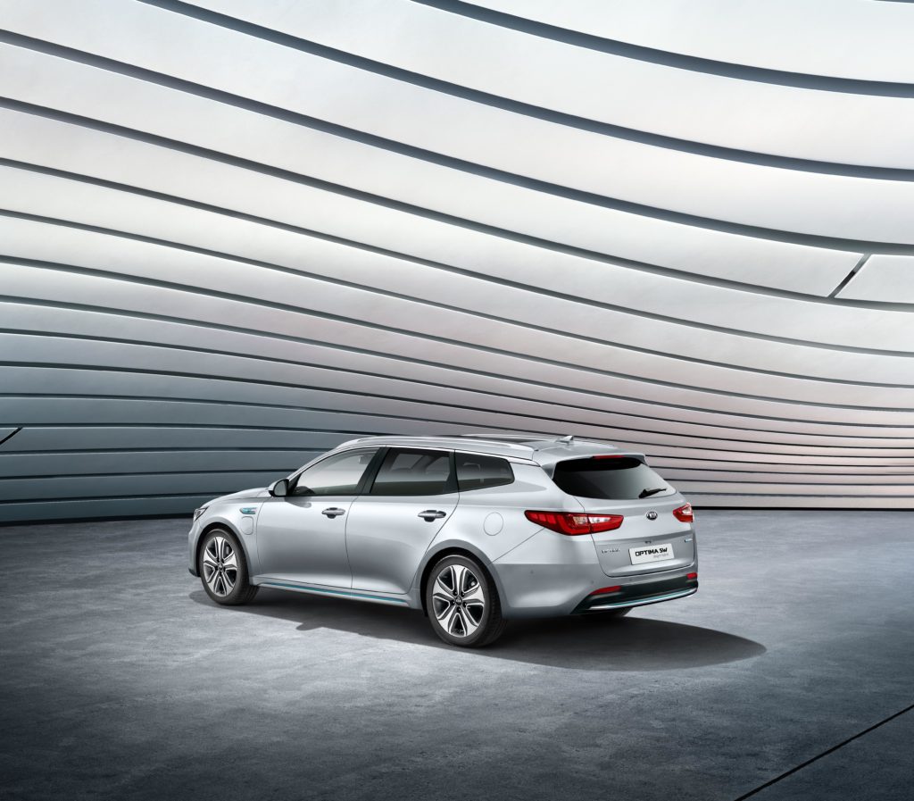 Kia_Optima_sw_PHEV_3_4_rear_view_B
