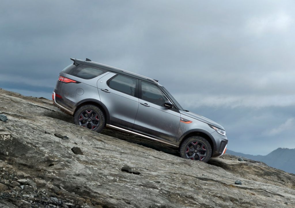 Land_Rover-Discovery_SVX-2018-1280-04