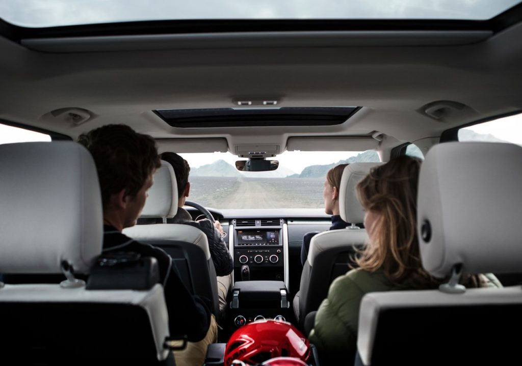 Land_Rover-Discovery_SVX-2018-1280-09