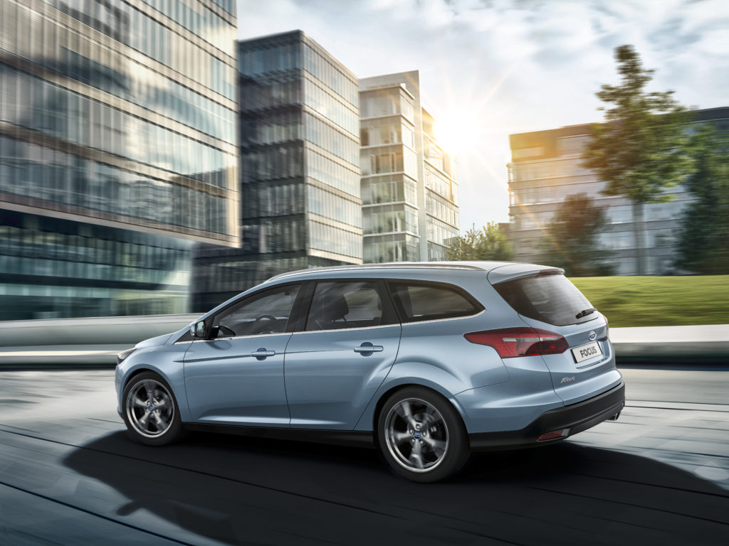 NewFordFocus-wagon-01