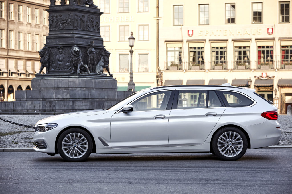 P90258701_highRes_the-new-bmw-5-series
