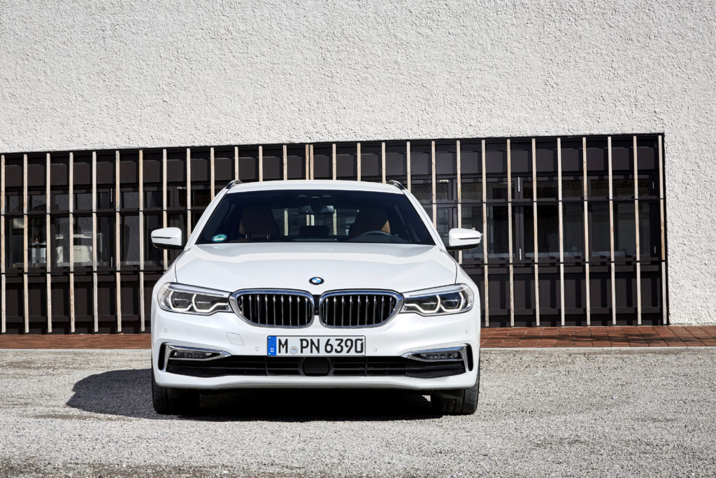 P90258708_highRes_the-new-bmw-5-series