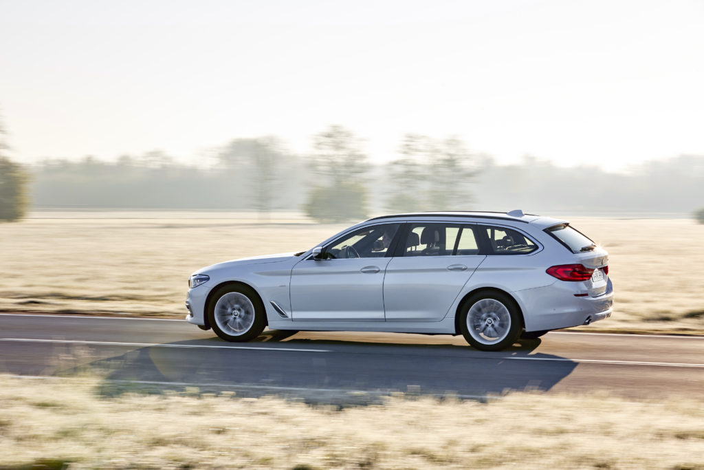 P90258723_highRes_the-new-bmw-5-series