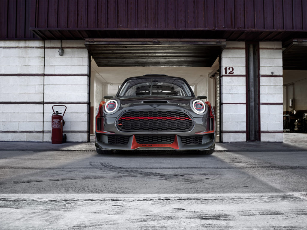 P90275447_highRes_mini-john-cooper-wor
