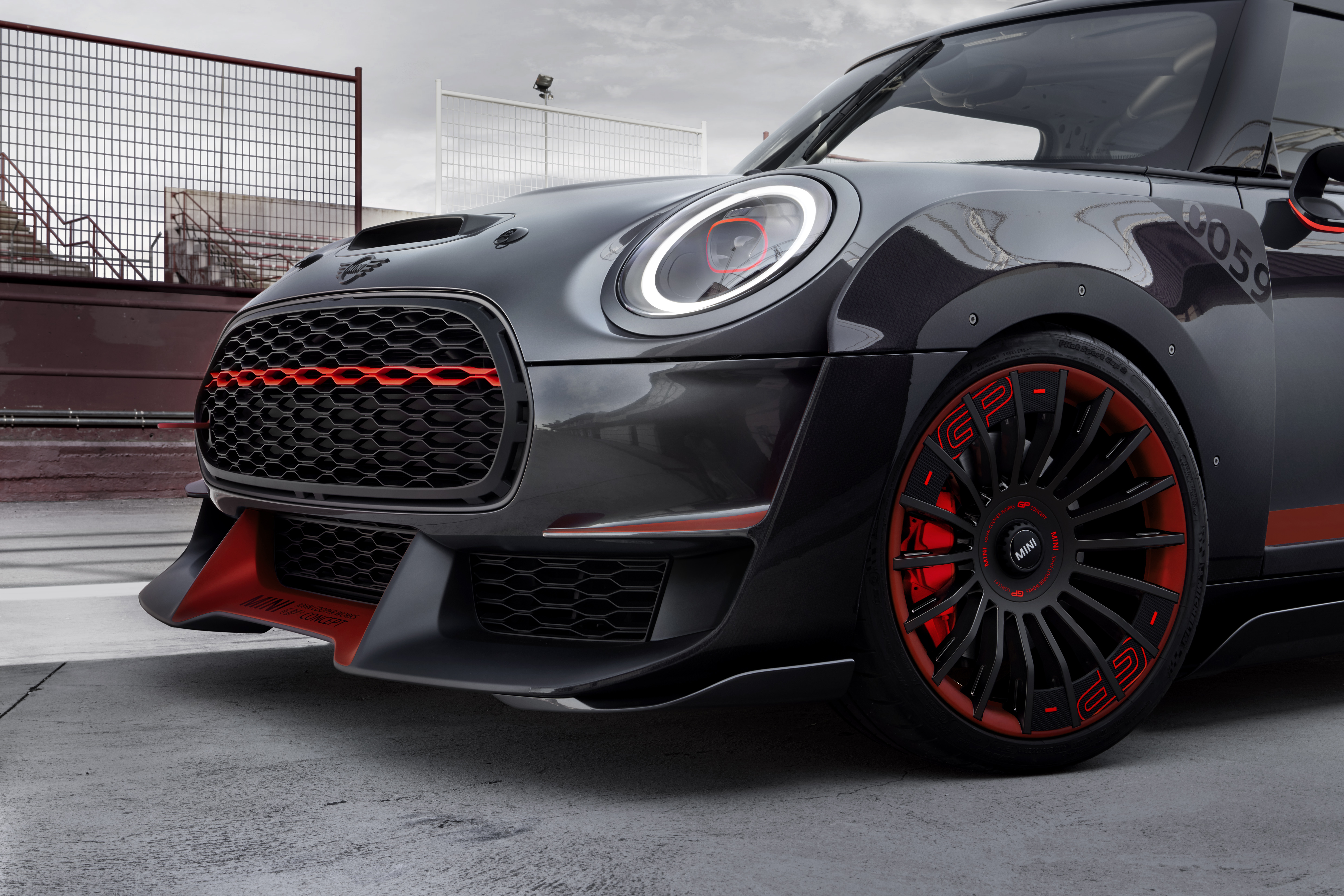 MINI John Cooper Works GP Concept no Salão de Frankfurt thumbnail