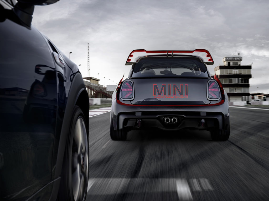 P90275453_highRes_mini-john-cooper-wor