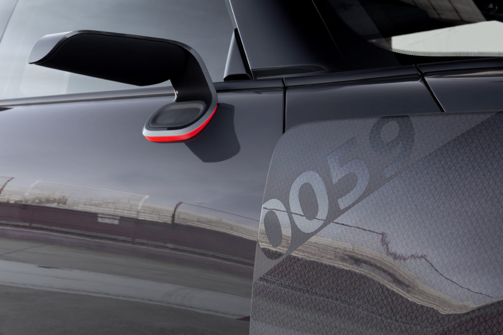 P90275454_highRes_mini-john-cooper-wor