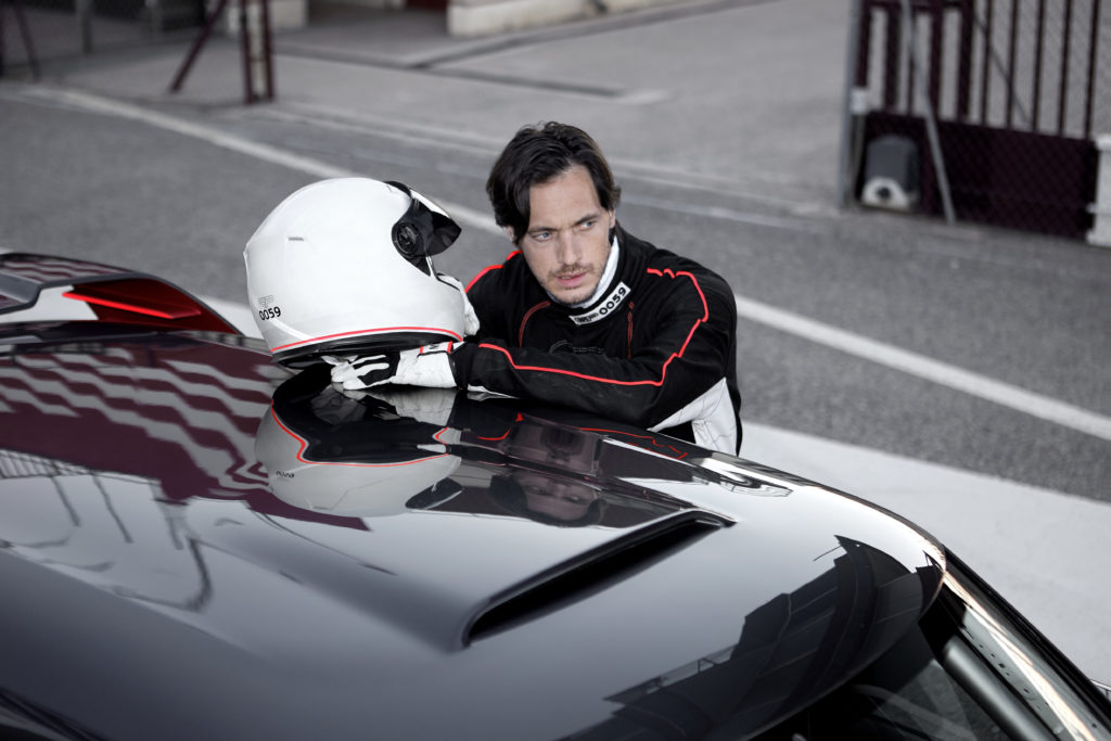 P90275457_highRes_mini-john-cooper-wor
