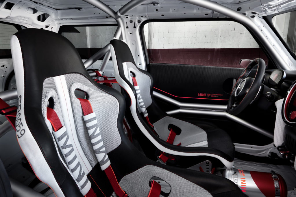 P90275458_highRes_mini-john-cooper-wor