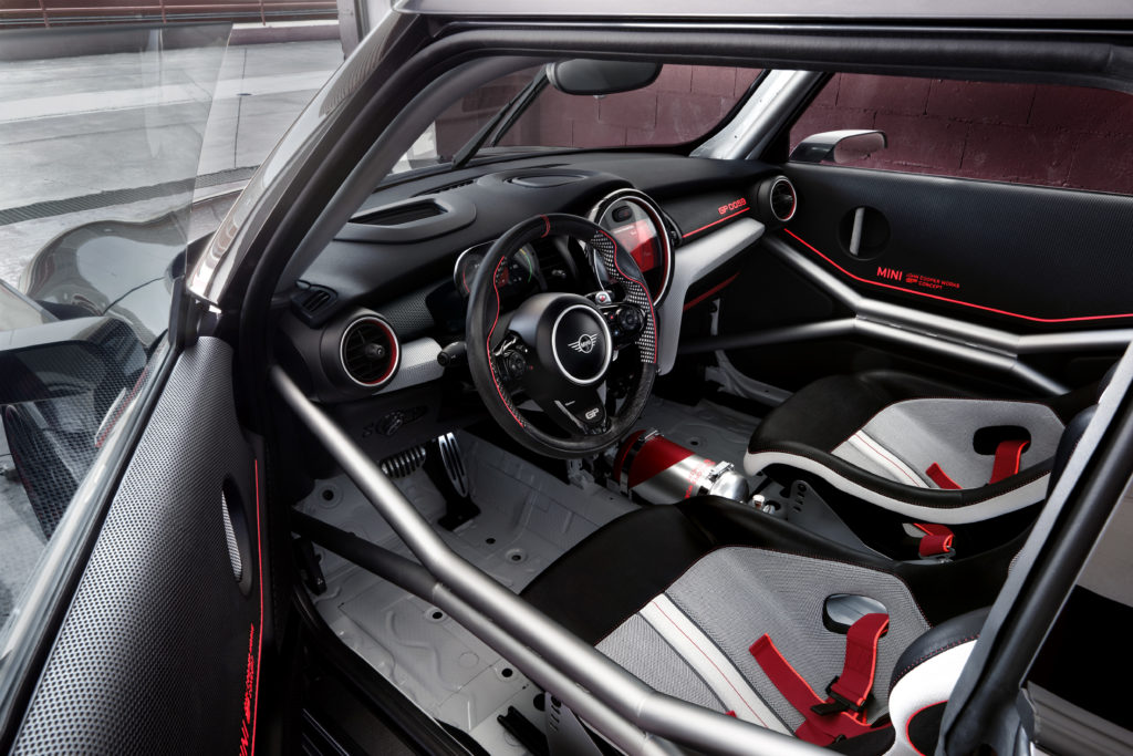P90275460_highRes_mini-john-cooper-wor