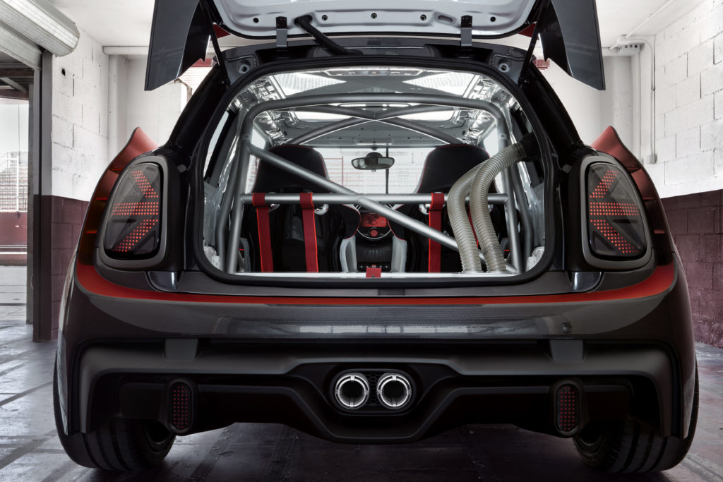 P90275462_highRes_mini-john-cooper-wor