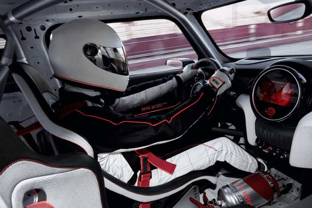 P90275463_highRes_mini-john-cooper-wor