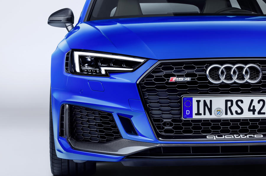 Audi RS5 e RS4 Avant ganham versão Carbon Edition thumbnail